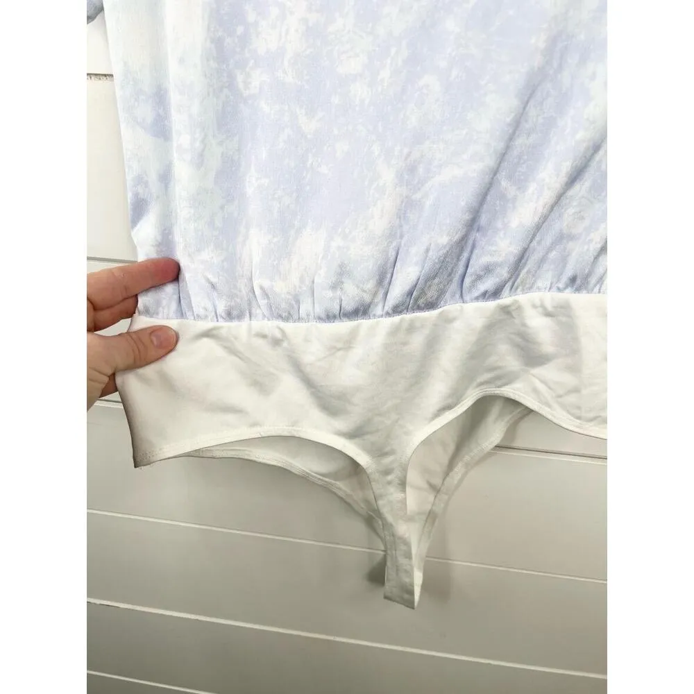 Open Edit Nordstrom Blue Print V-Neck Short Sleeve Bodysuit Sz Small - Image 3