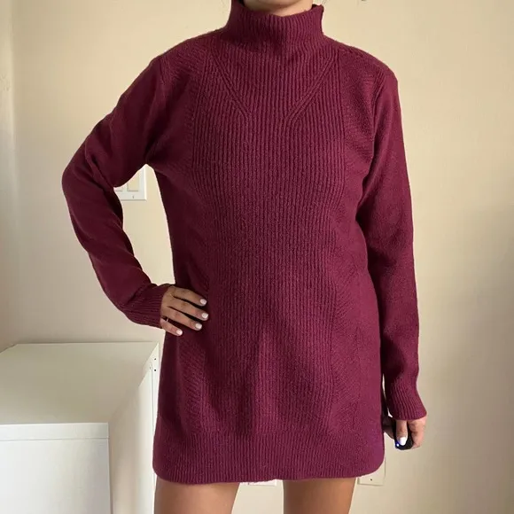 NWOT H by Halston Burgundy Long Turtleneck Sweater Size S - Image 2