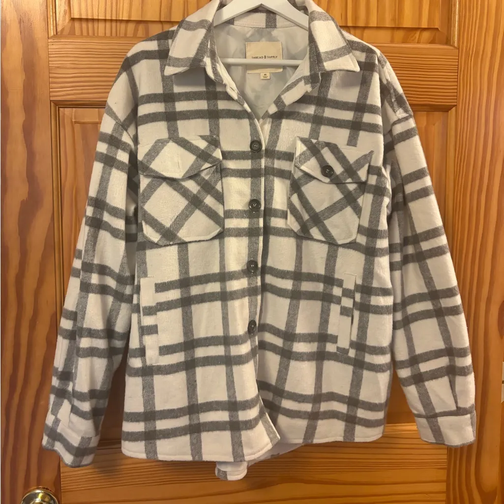 Thread & Supply Grey and White Plaid Polar Fleece Shacket Jacket Size Medium - Image 3
