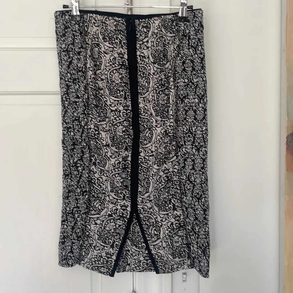 Beguile Pencil laser cut Skirt by Byron Lars  Size 2 NWT 🥰 ⭐️ - Image 4