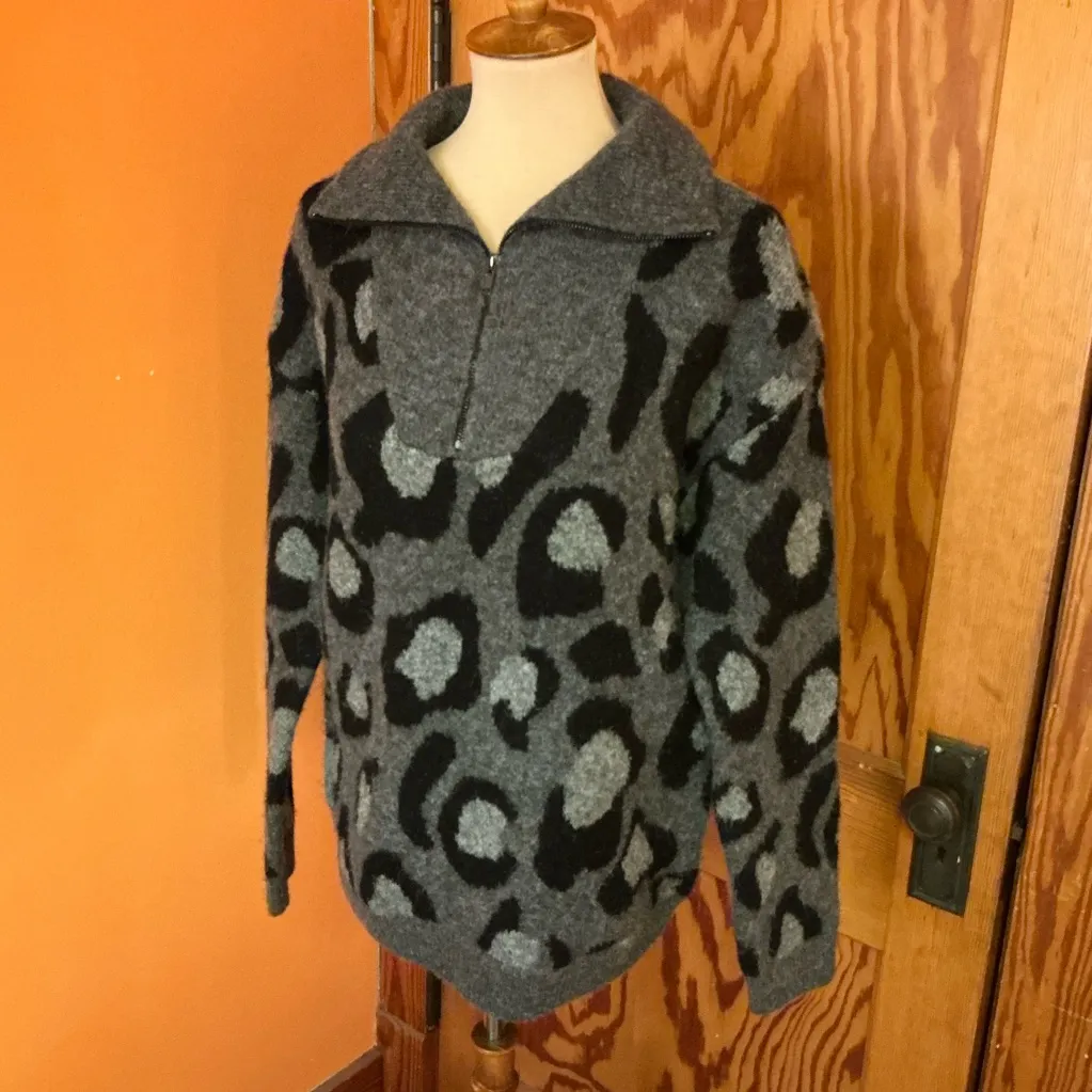 Stitch Fix RD Style leopard Henley style fuzzy sweater - Image 8