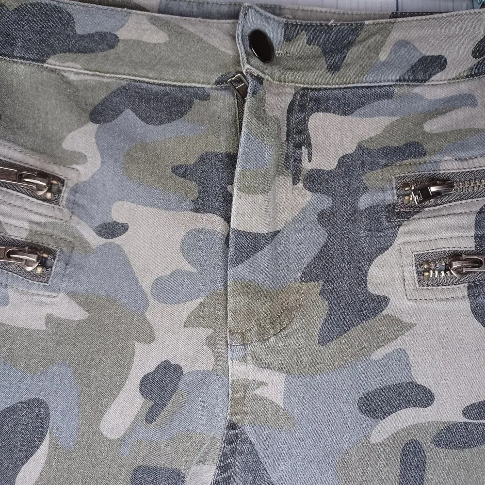 Umgee camo ankle skinny pants - Image 7