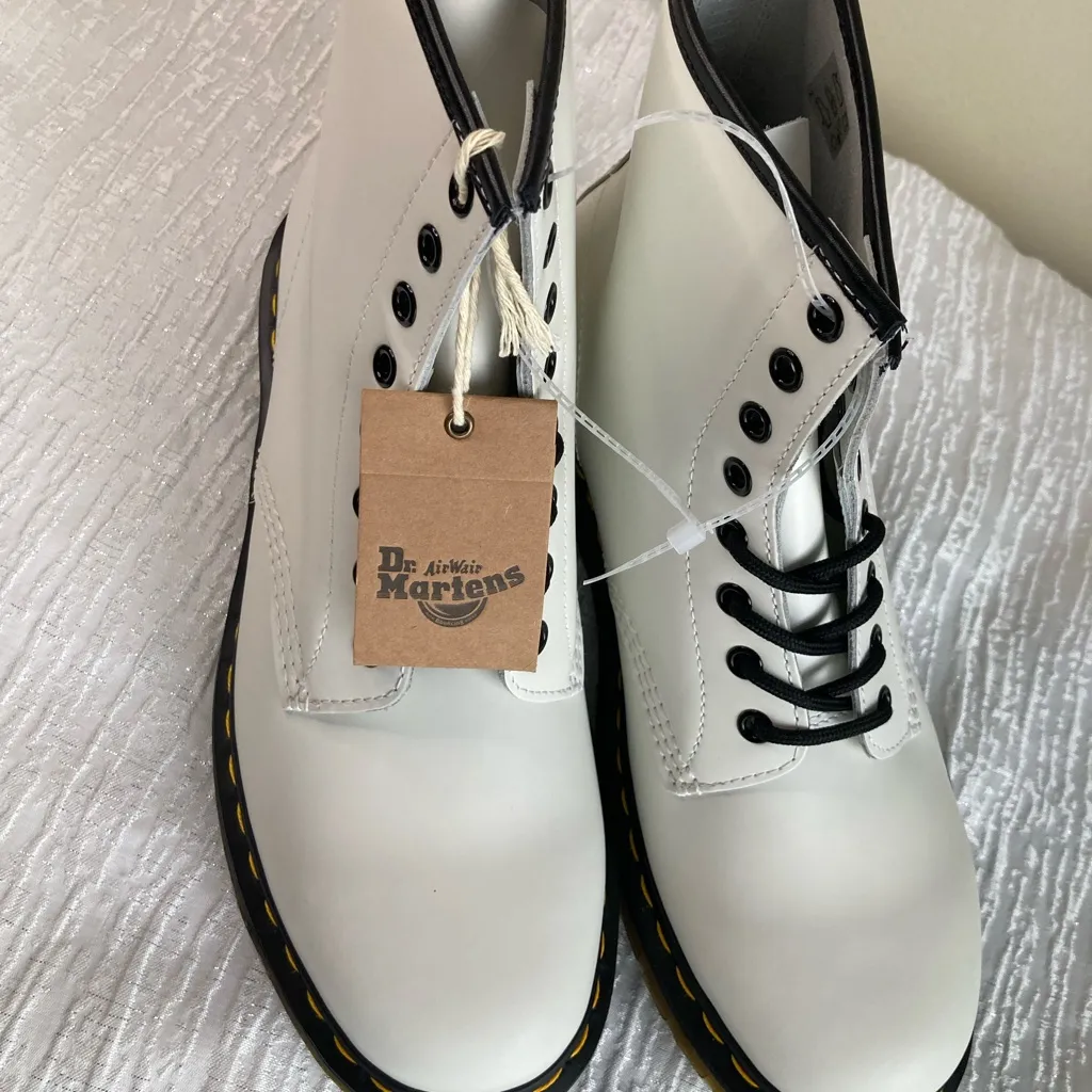 Dr. Martens 1460 White Smooth Leather Boots Men’s 10 / Women’s 11 NWT - Image 2