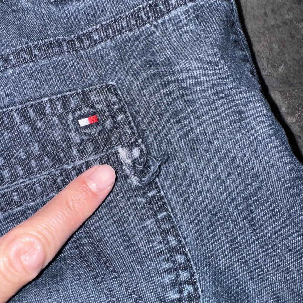 Tommy Hilfiger Shorts Size 10 - Image 5