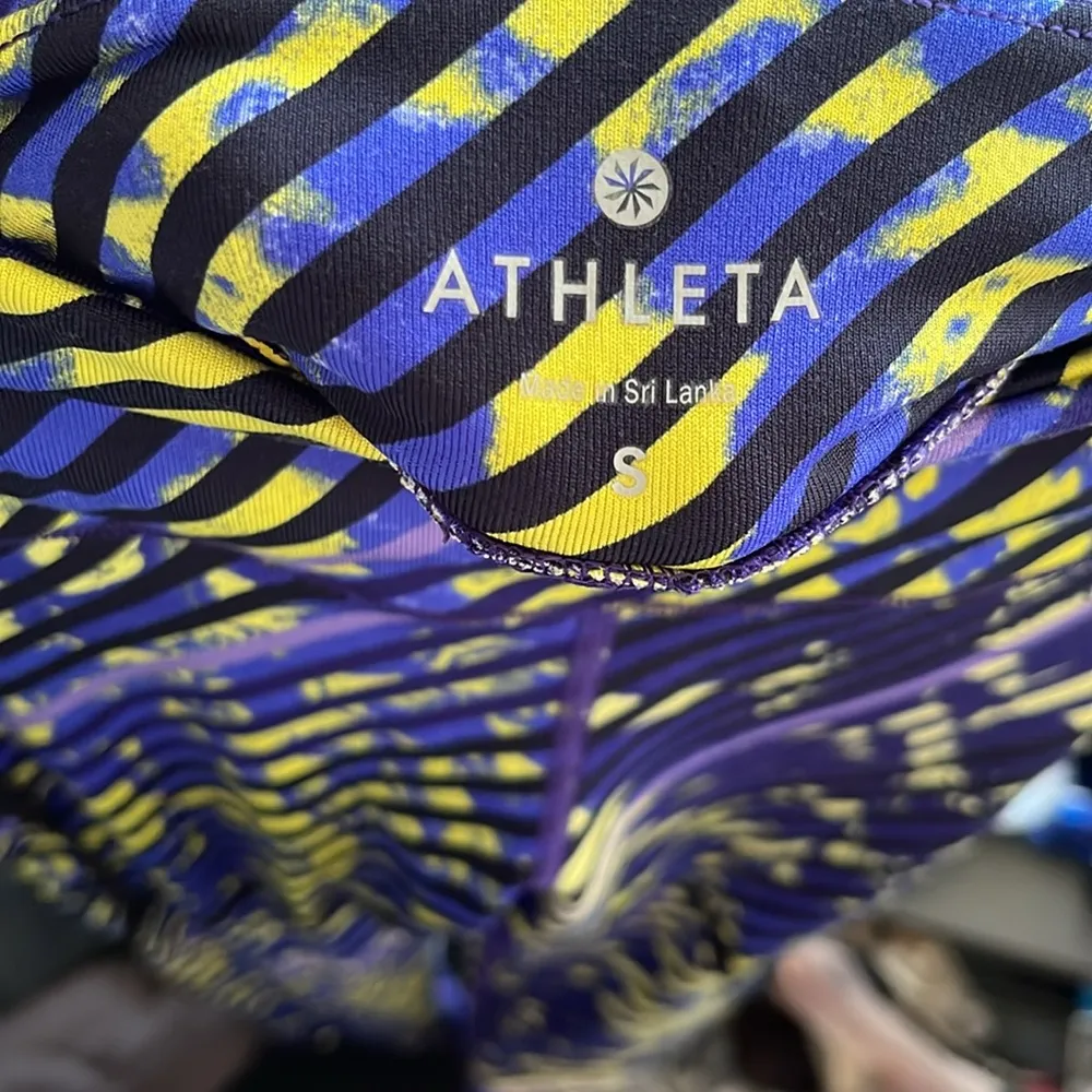 Athleta Cropped Leggings Radical Stride Blue Yellow Purple Size Small - Image 4