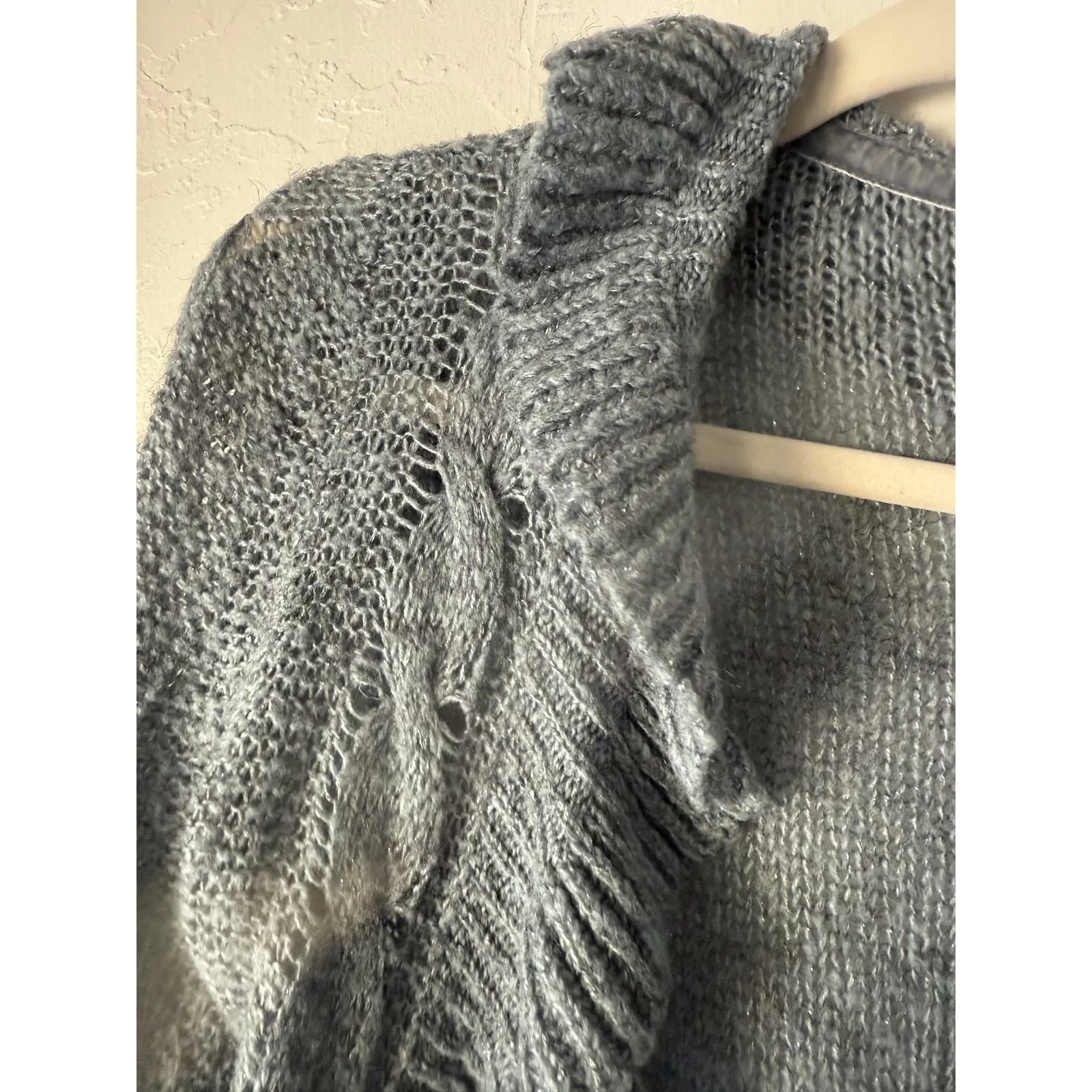 Decree Sweater Y2k XL‎ Gray Metallic Ruffle Open Cardigan Knit Cropped Soft - Image 4