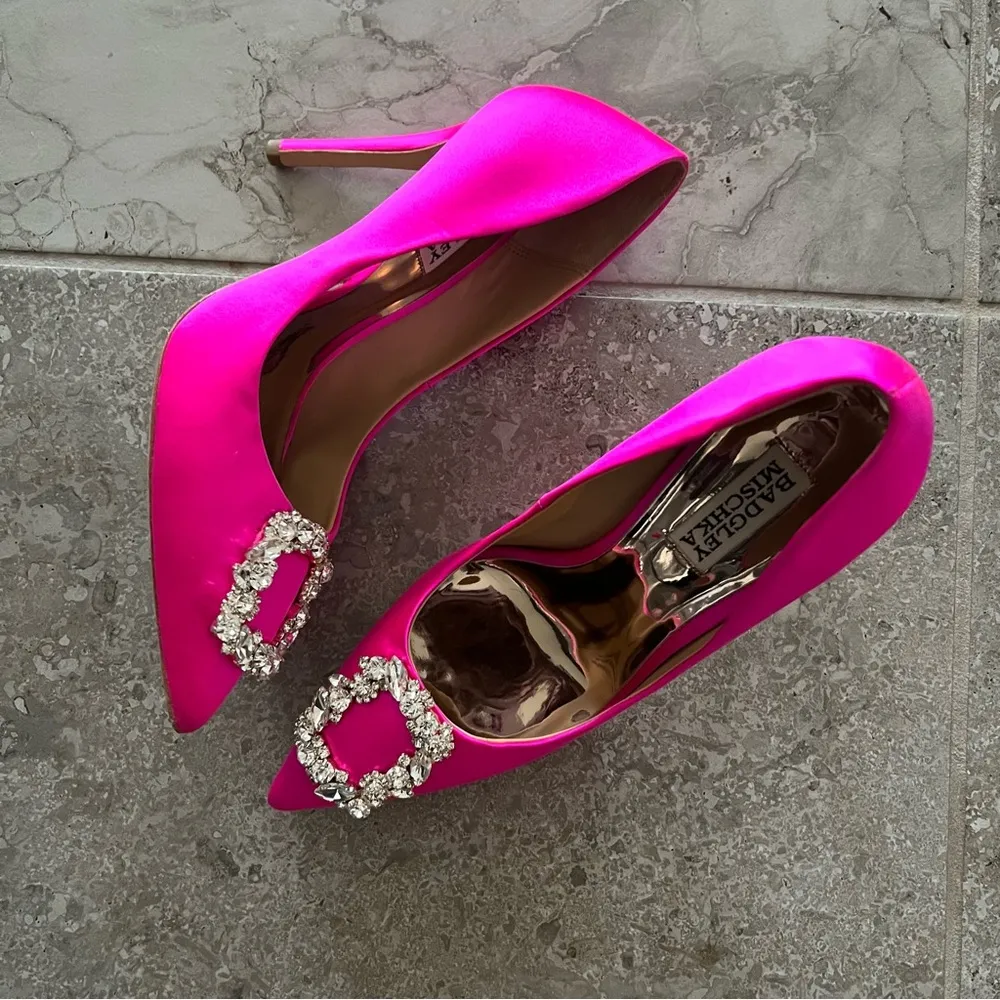 Badgley Mischka Cher Satin Brooch Embellished Pumps Pink, Size 7.5 New + DustBag - Image 9