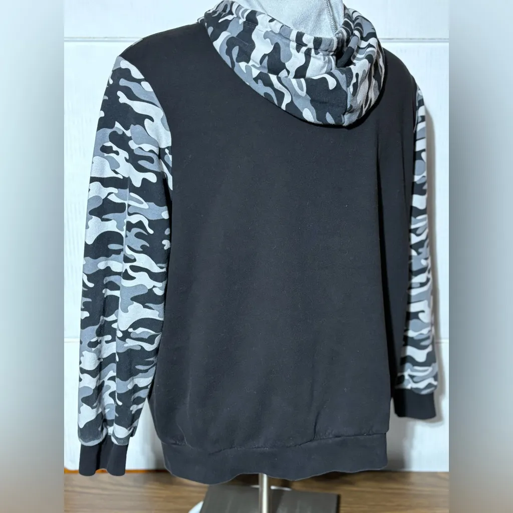 Athletic works XL black w/camo gray shoulders sleeves & hood. Strings intact - Image 6