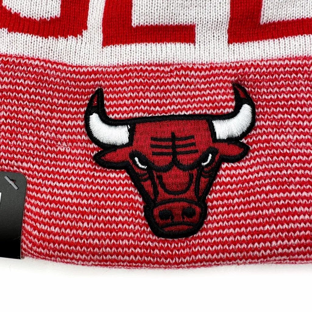 Chicago Bulls Winter Hat Beanie Mens Womens NBA Fan Gear Gift Red White Stripes - Image 3
