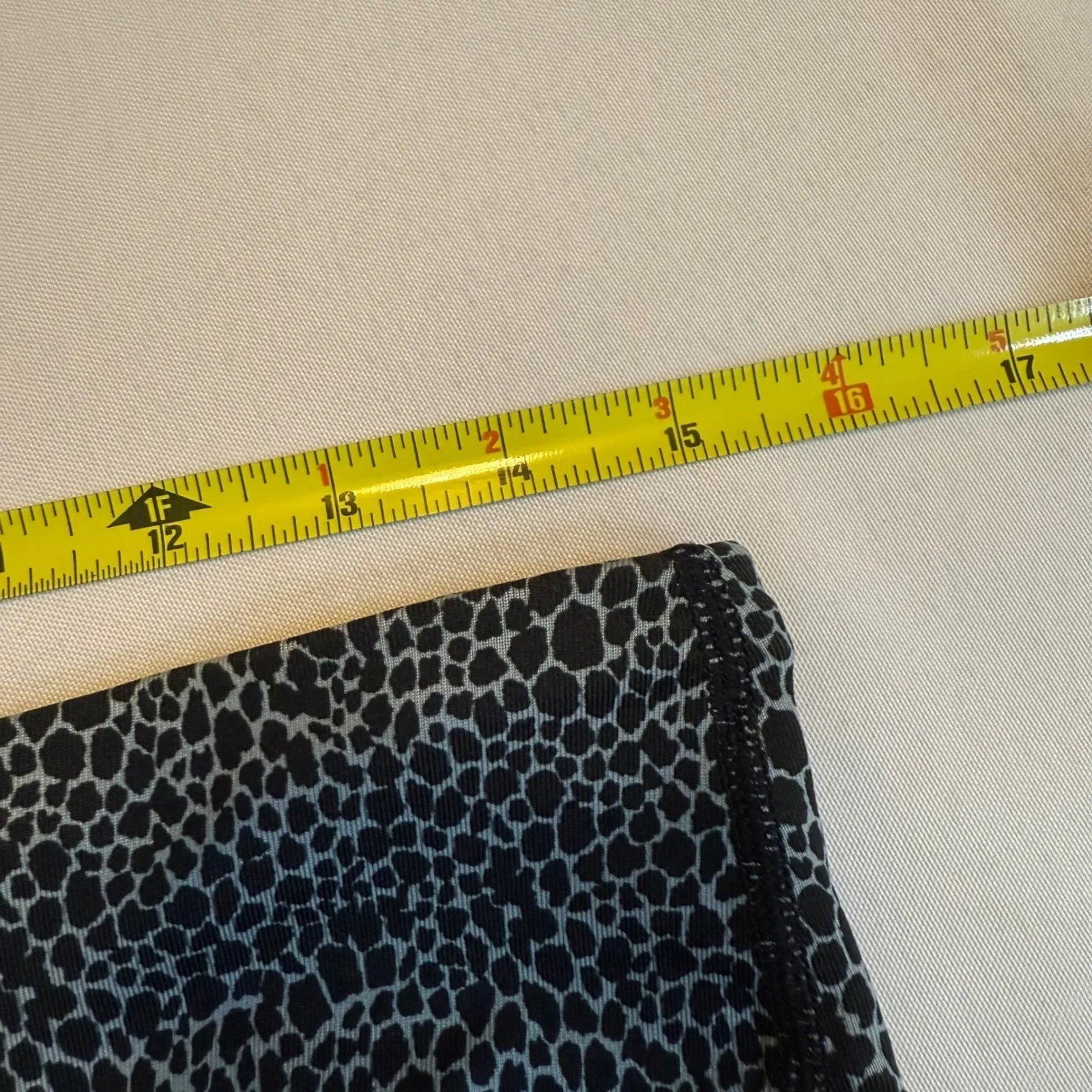 Nike Dri FIT Women's Black Running Crops Leopard Print Athletic‎ Leggings M # - Image 9