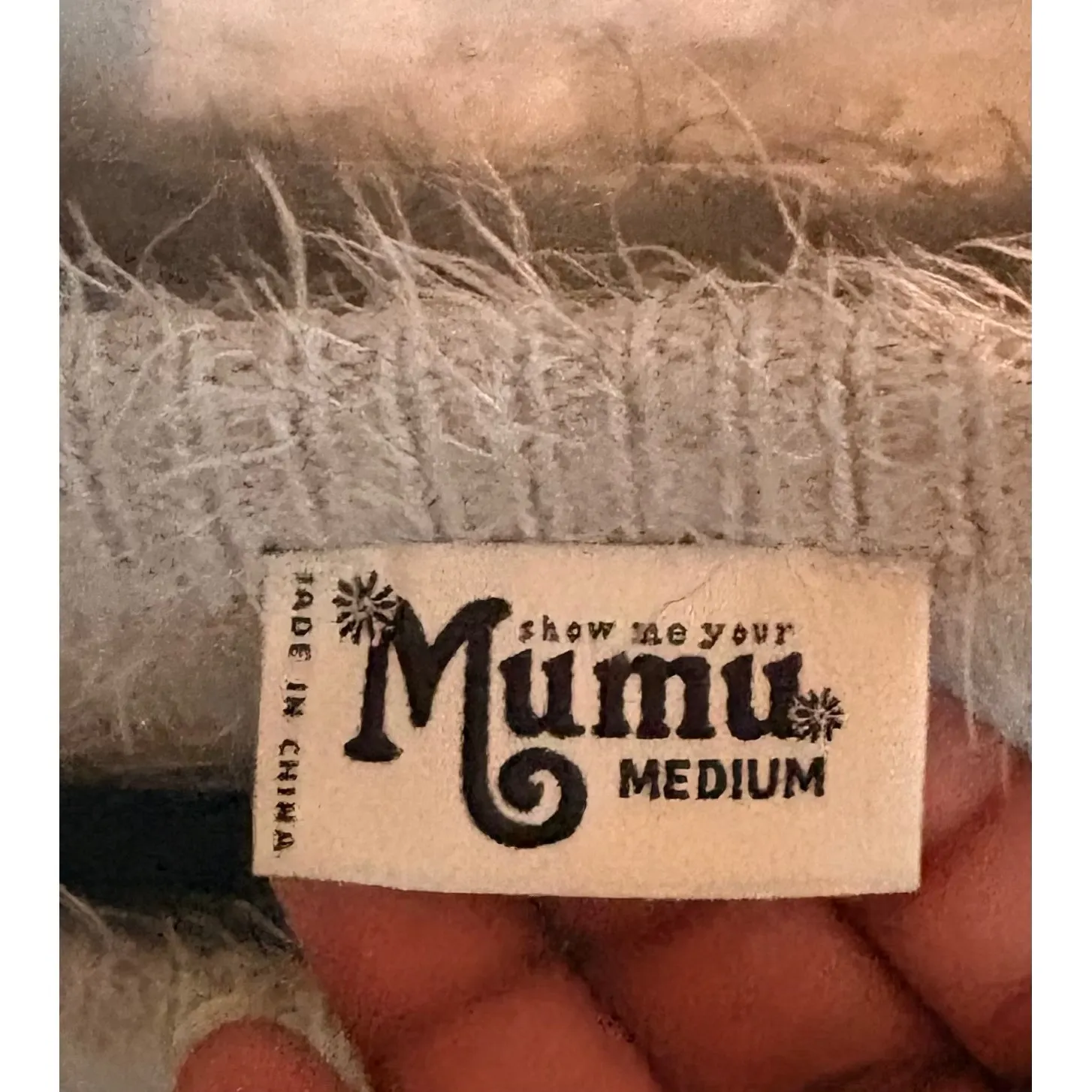 Show‎ Me Your Mumu Leighanne Sweater Medium Fuzzy Star Knit Gray White Oversized - Image 4