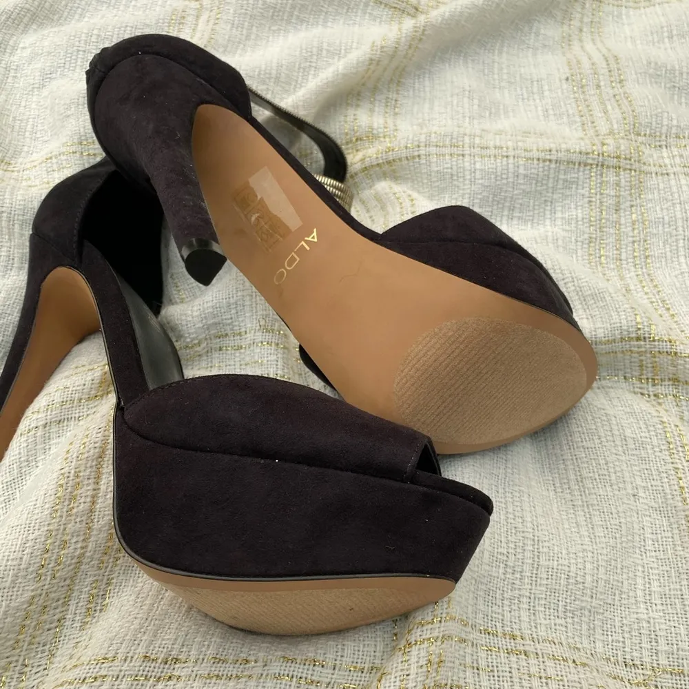 ALDO Gold Strap High Heals - Image 9