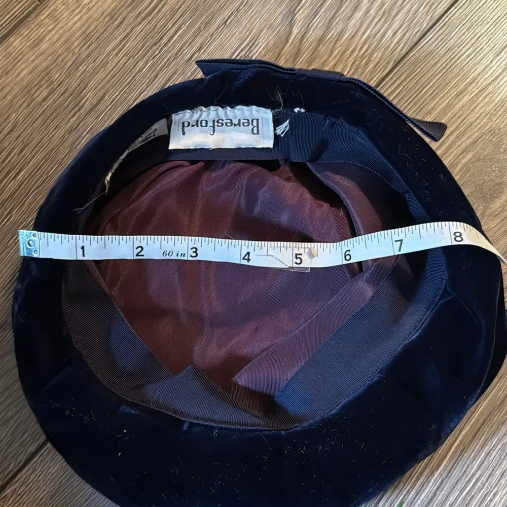 Vintage Elegant rich Navy blue Velvet Hat union made front bow by Beresford - Image 9