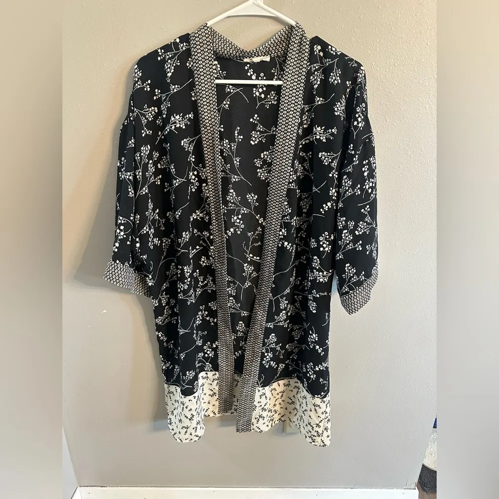 2/$15 Maurices Black and White Patterned Kimono - Image 3