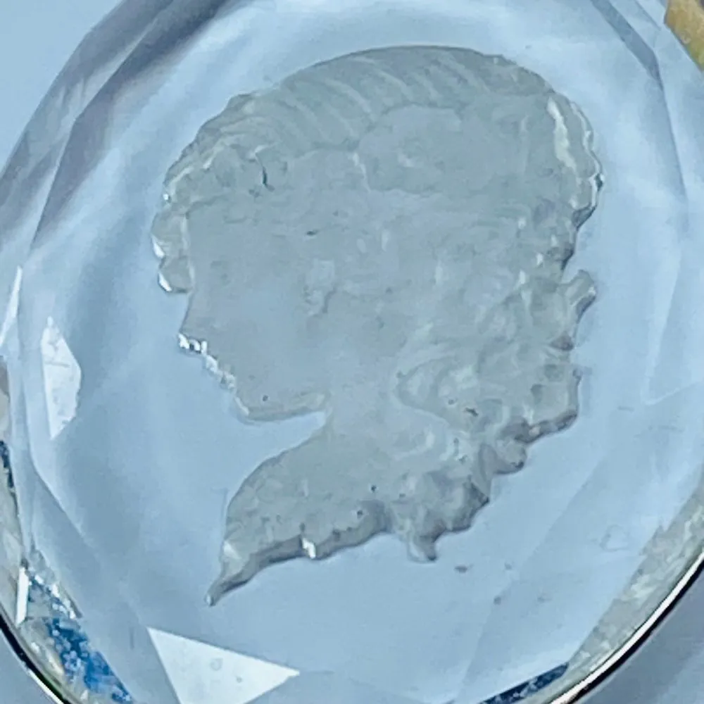 Cyrstal Cameo Girl Lady Women Pendant for Necklace Clear Glass Etched In Design - Image 3