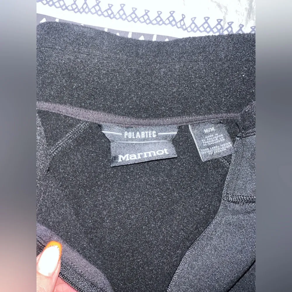 Marmot Polartec Quarter Zip Top size Medium - Image 4