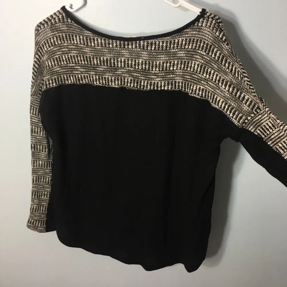 Black and White Knit Sweater - Image 4
