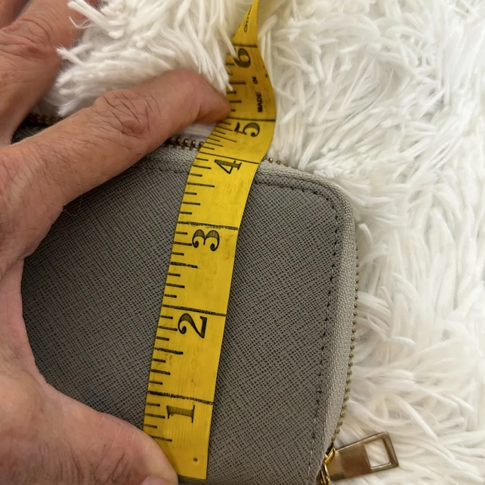 NWOT Elim & Paul Women’s crossbody Bag and Wallet set Gray - Image 10