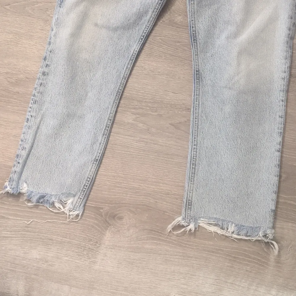 Agolde distressed raw hem Riley crop jeans size 29 - Image 5