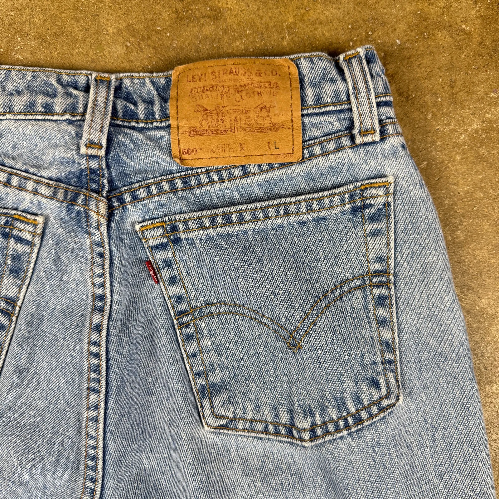 Vintage Levi’s 560 Loose Fit Straight Leg Jeans Women’s Size 9 L Light Wash - Image 6