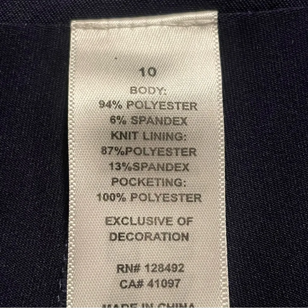 Greg Norman Navy Blue Women's Skirt with white piping on pockets size 10 - Image 6