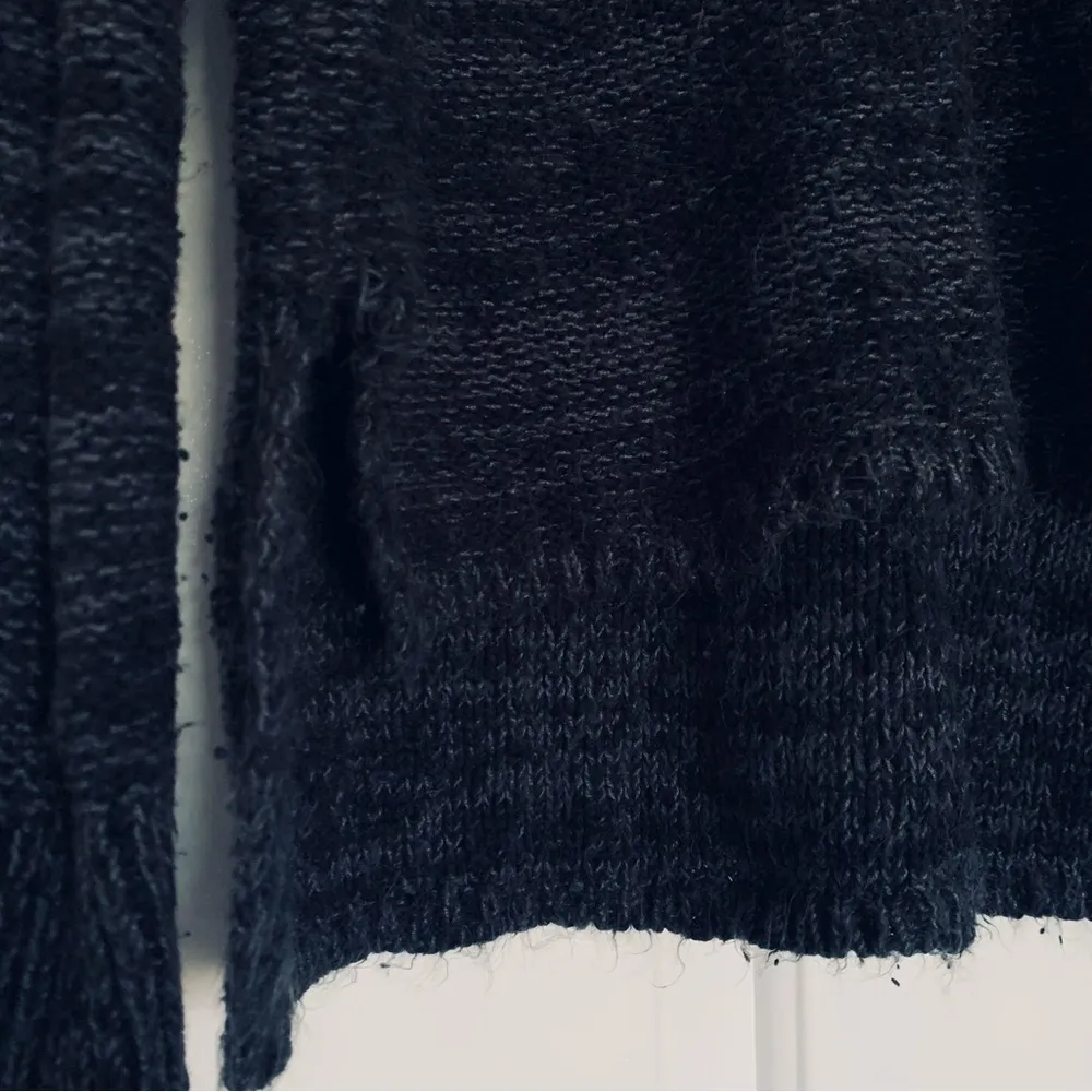 MOSSIMO Women's Heathered Dark Grey/Black Fuzzy Knit Cropped Sweater | Size: XXL - Image 7