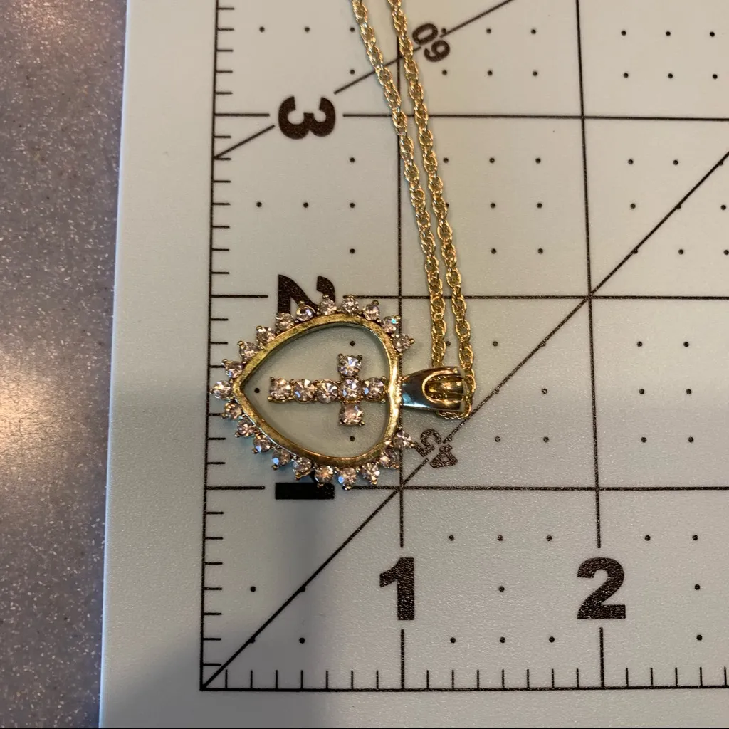 Vintage Gold Rhinestone Religious Faith Cross Necklace Heart - Image 8