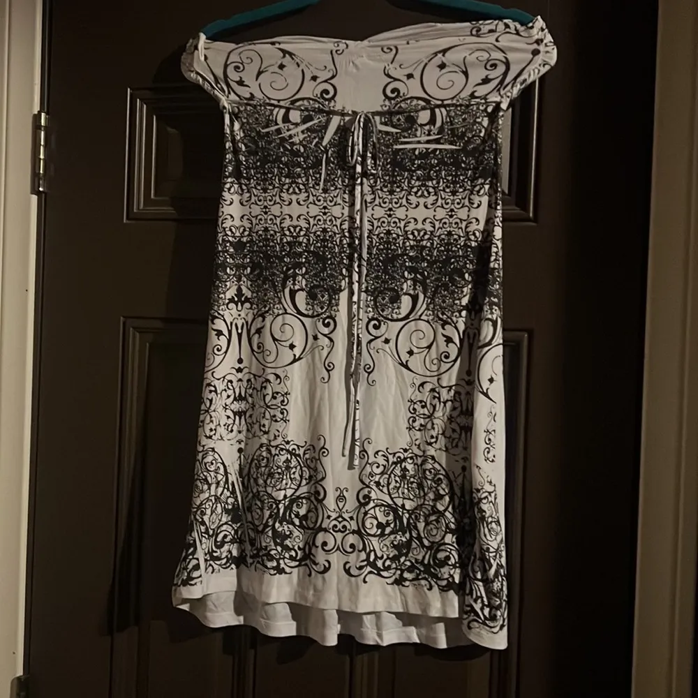 Fashion Magazine LG Poly black floral strapless dress - Image 3