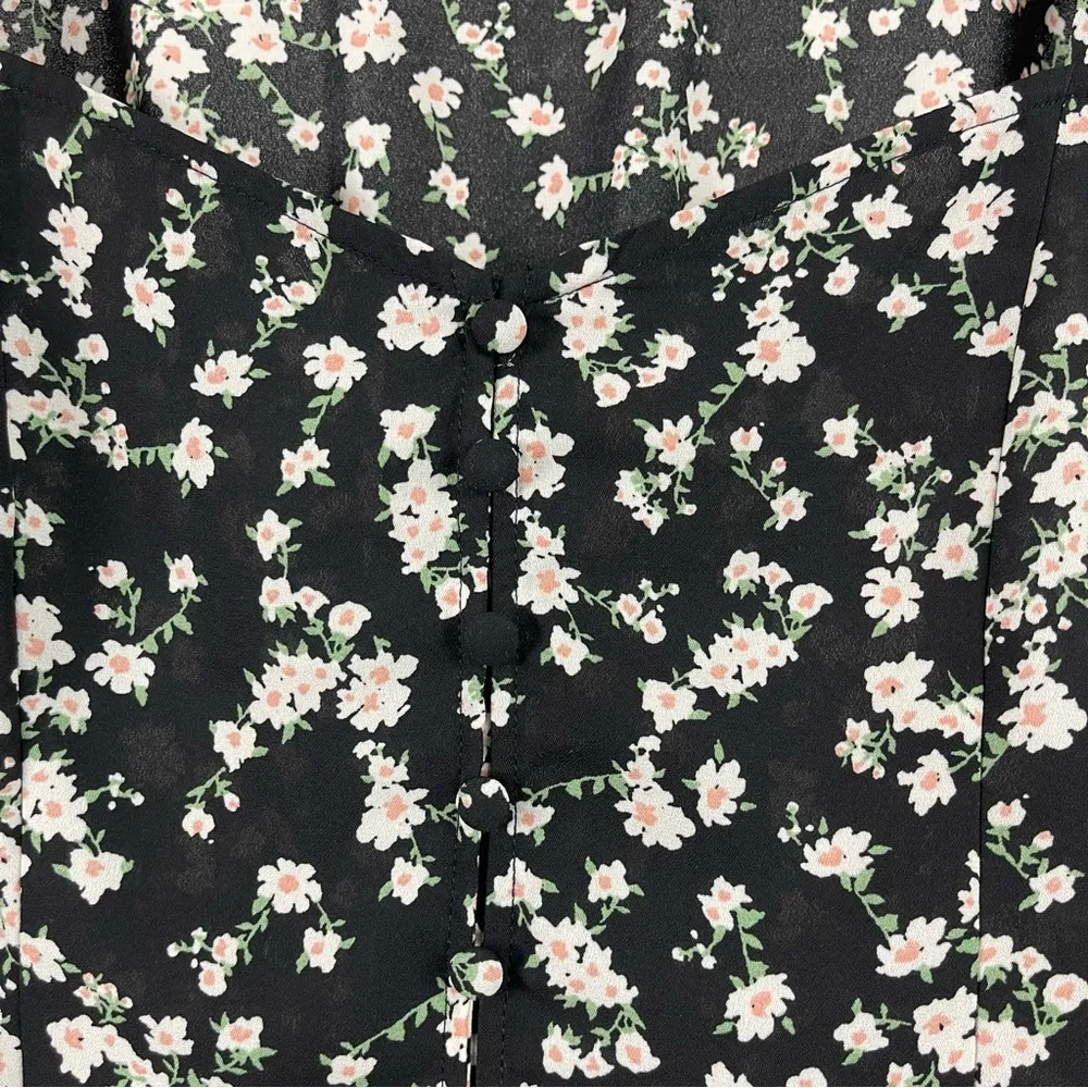 Love Tree Medium Sweetheart Floral Long Sleeve Crop Top Faux Button Up Formal - Image 3