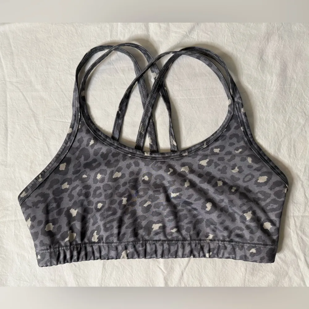 Beyond Yoga Lux Atlas Leopard Print Sports Bra In Gray Leopard Small - Image 2