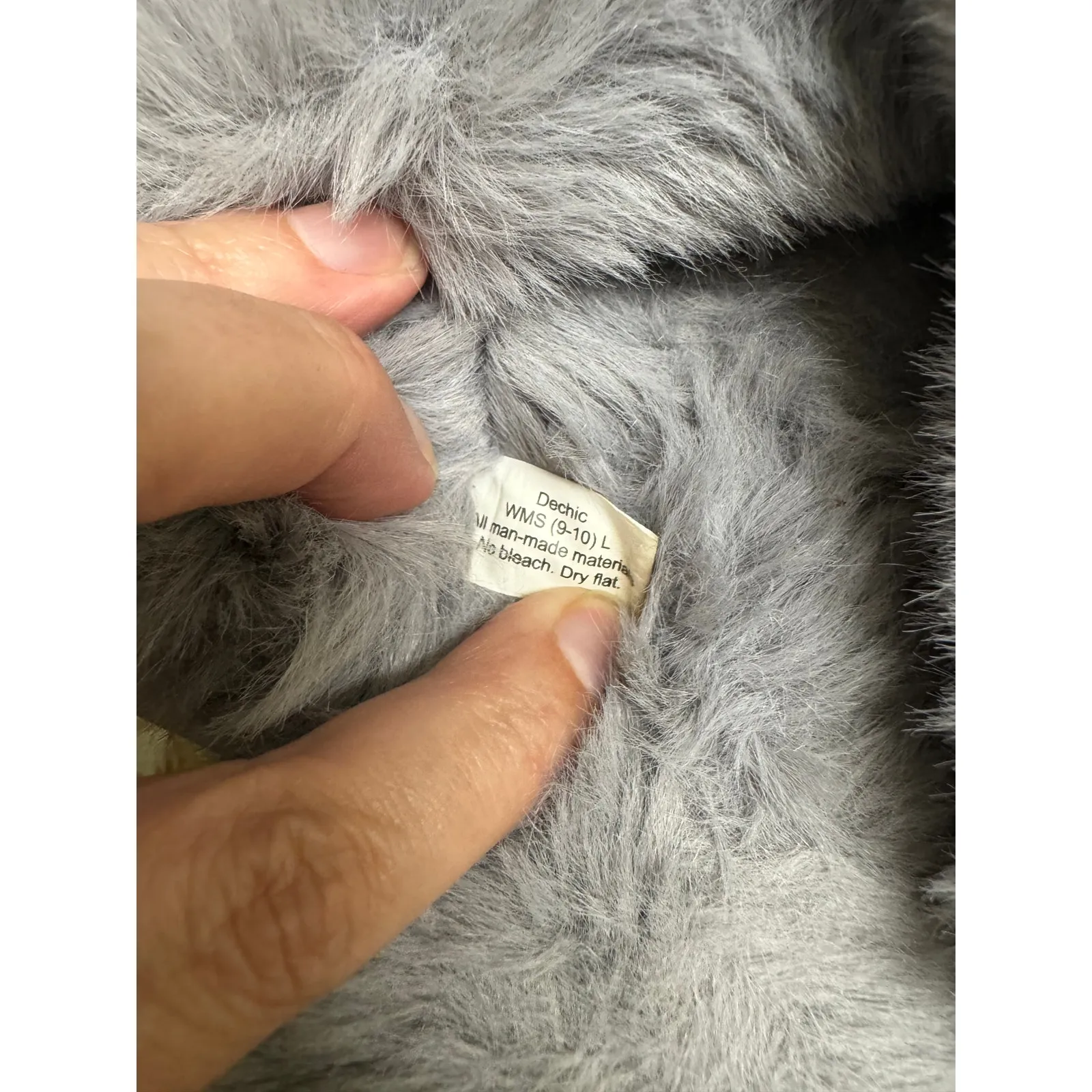 Dechic‎ Womens Slippers Sz L 9 10 Gray Criss Cross Strap X Furry Super Soft - Image 3