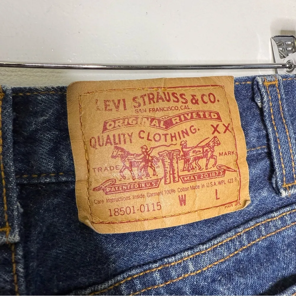 Levi’s Women’s Vintage 501 Raw Hem Button Fly Jeans Size 7 / 28 USA - Image 5