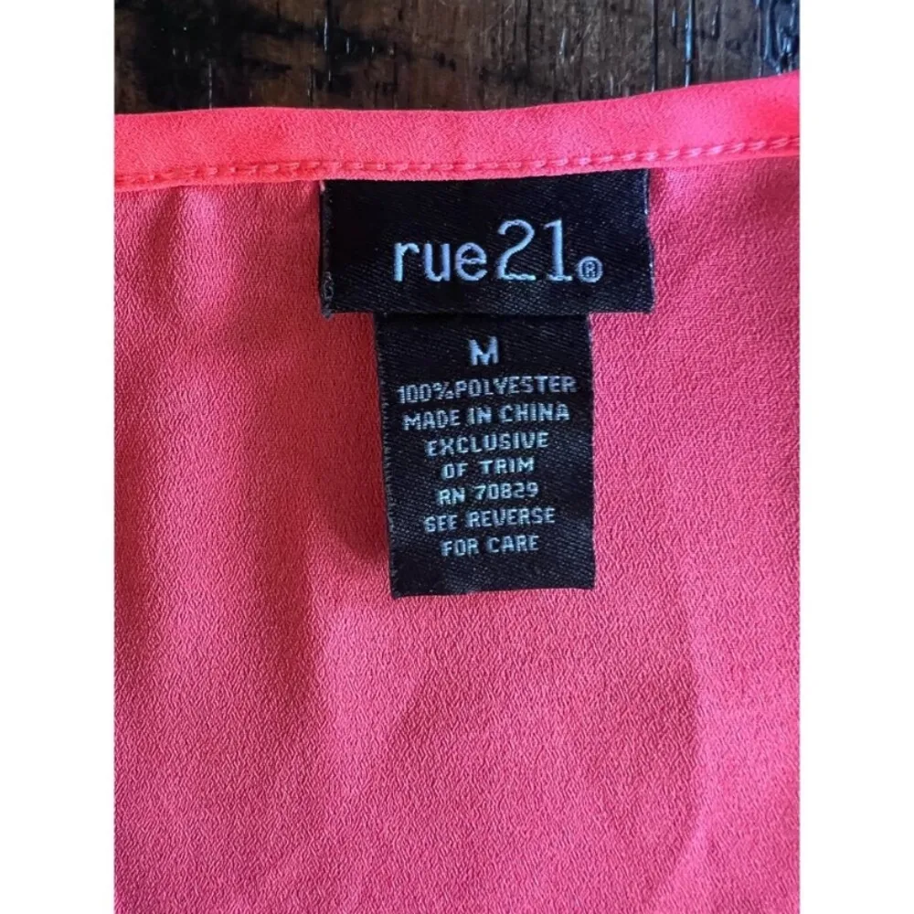 Bright hot Pink Sheer Tribal Aztec racer back Embellished Tank Top Size Medium - Image 10