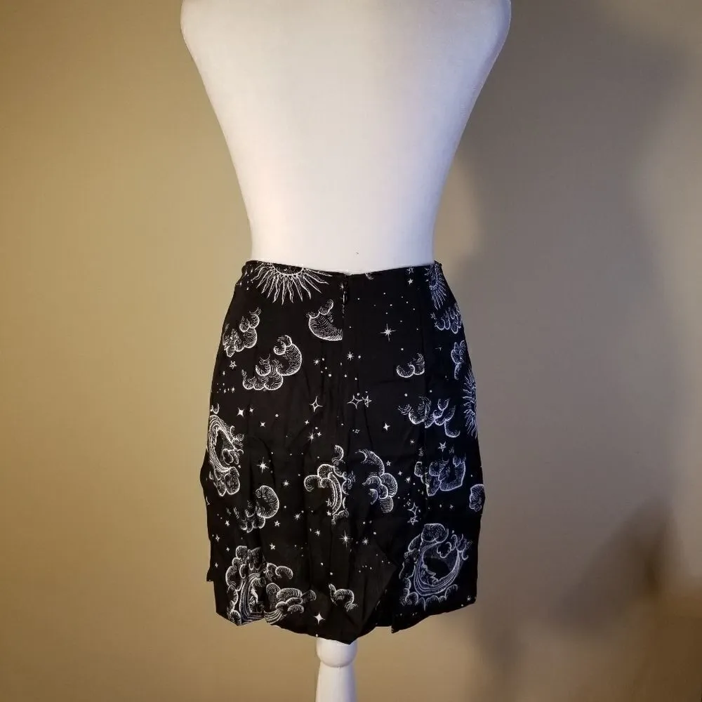 NWT! Motel A Line Mini Skirt With Thigh Split in Celestial Print Size XS - Image 4