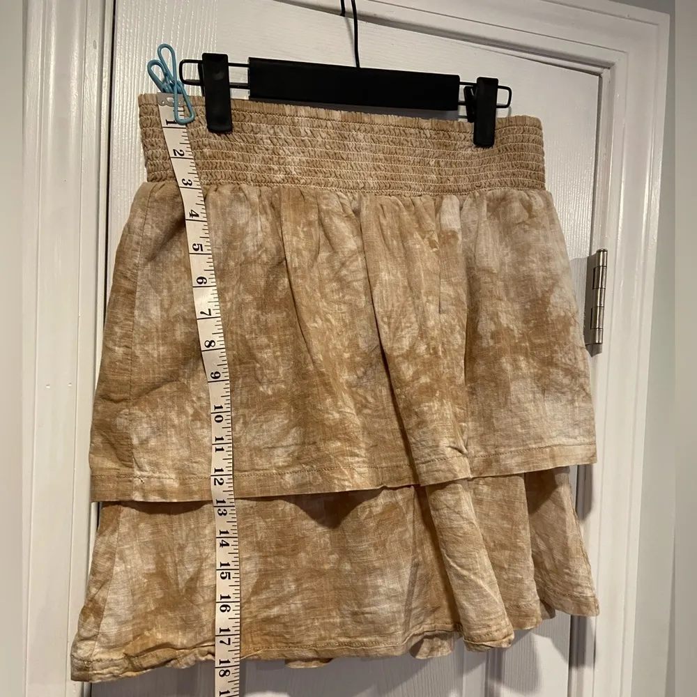 April Kiss Size L Smocked Waist Tiered Ruffle Tan Cream Tie Dye Mini Skirt Size L - Image 3