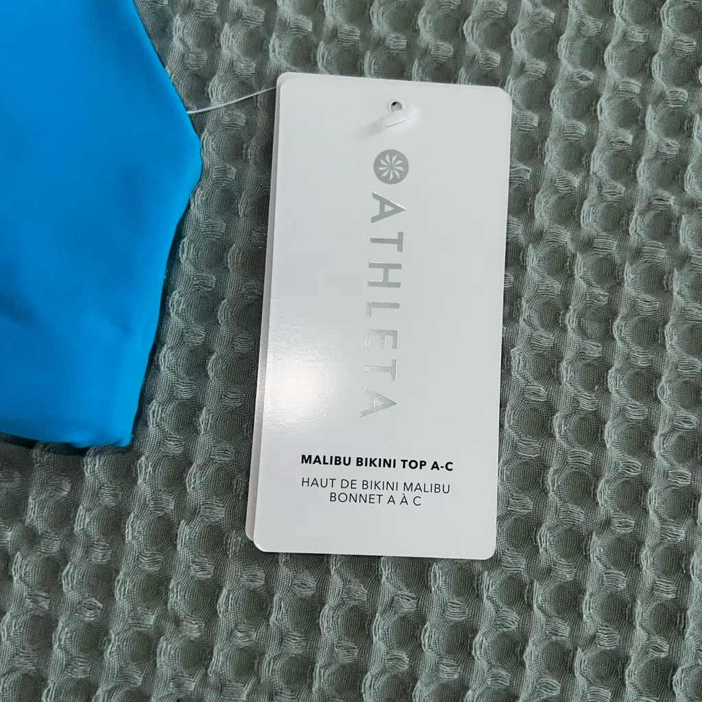 NWT Athleta Malibu Bikini Top A-C Soft Blue, Women's Swimwear, Size Medium - Image 2