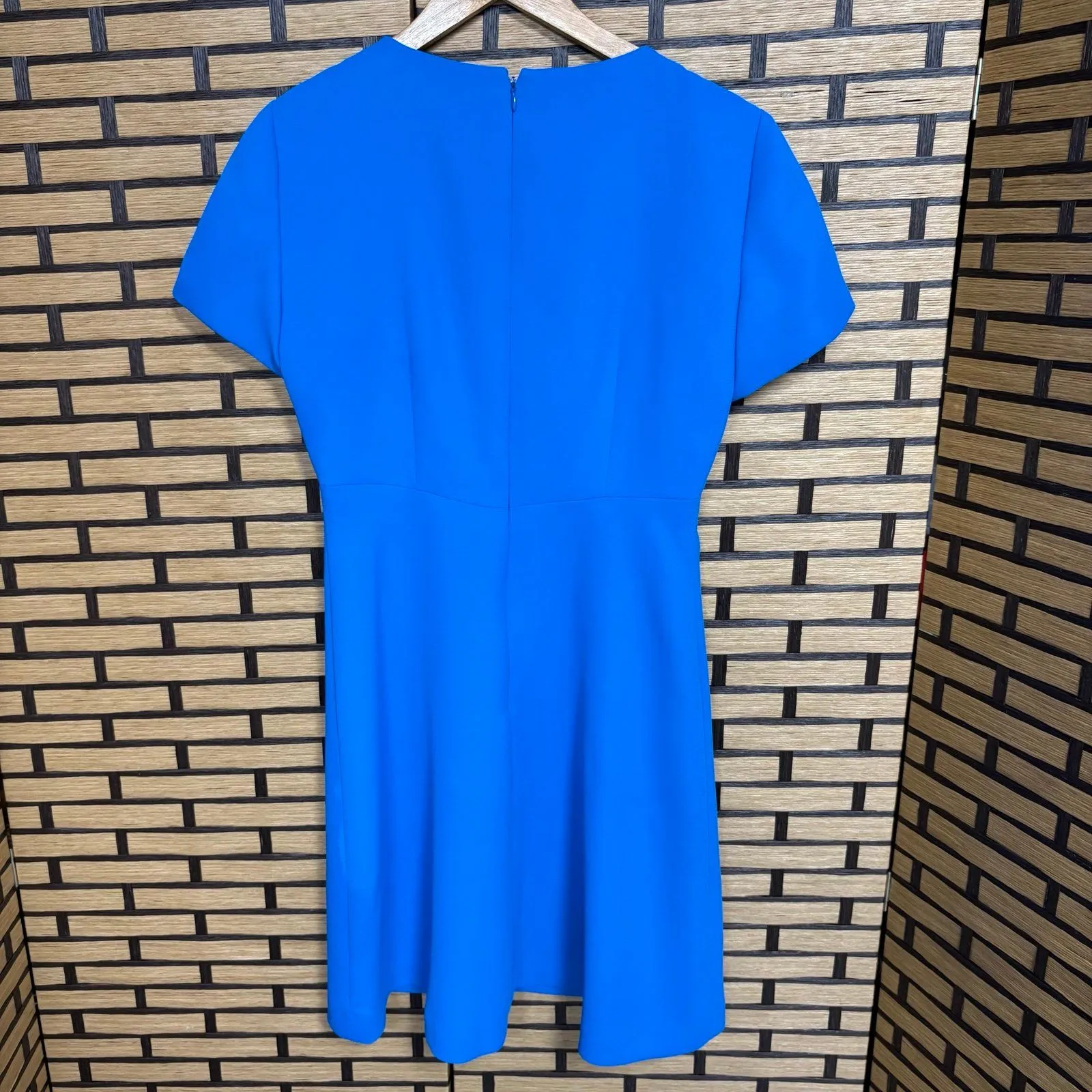 Liz Claiborne Blue Cutout Neckline Short Sleeve‎ Dress Size 4 - Image 2