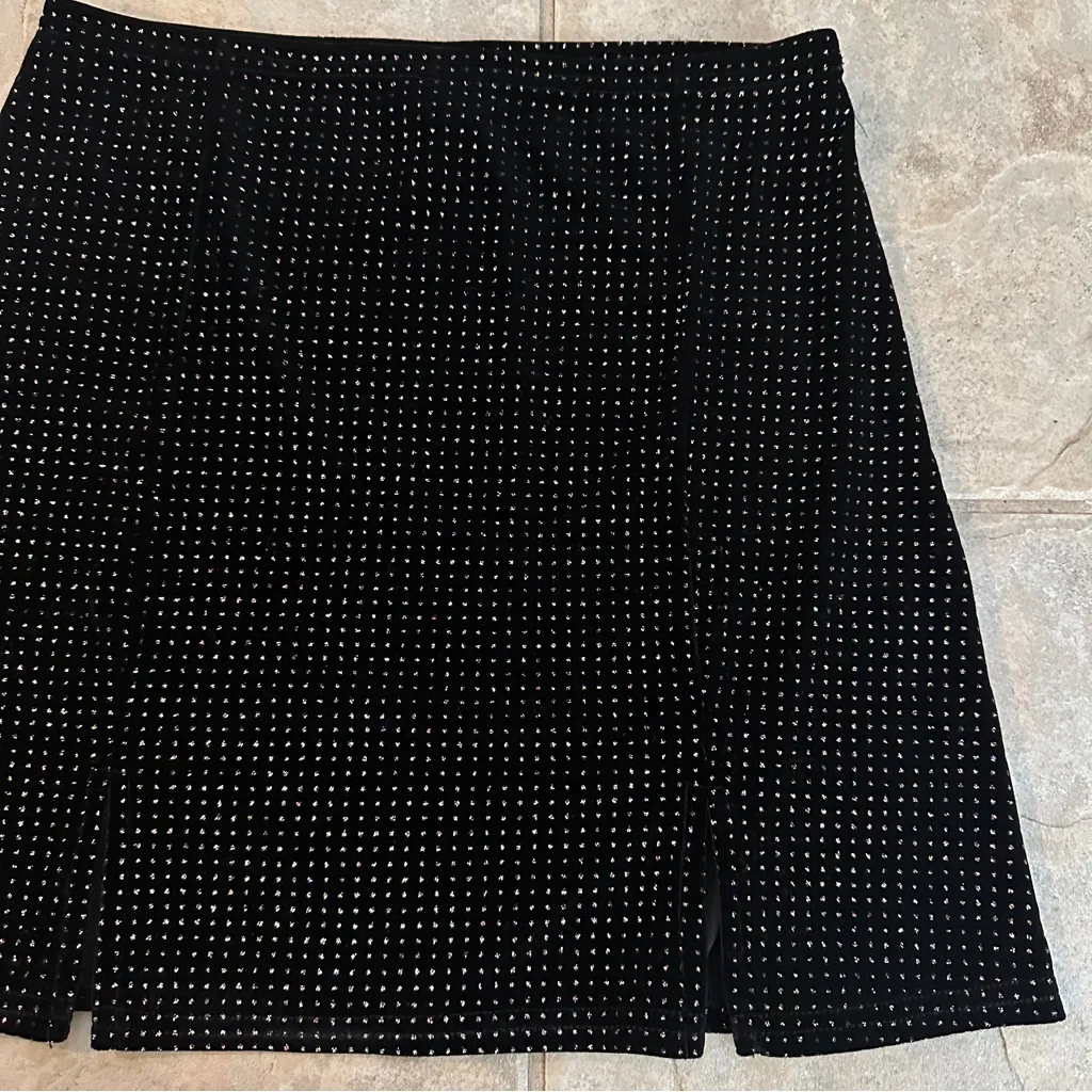 Urban Outfitters UO Black Velvet Glitter Notched Mini Skirt Size Small - Image 4