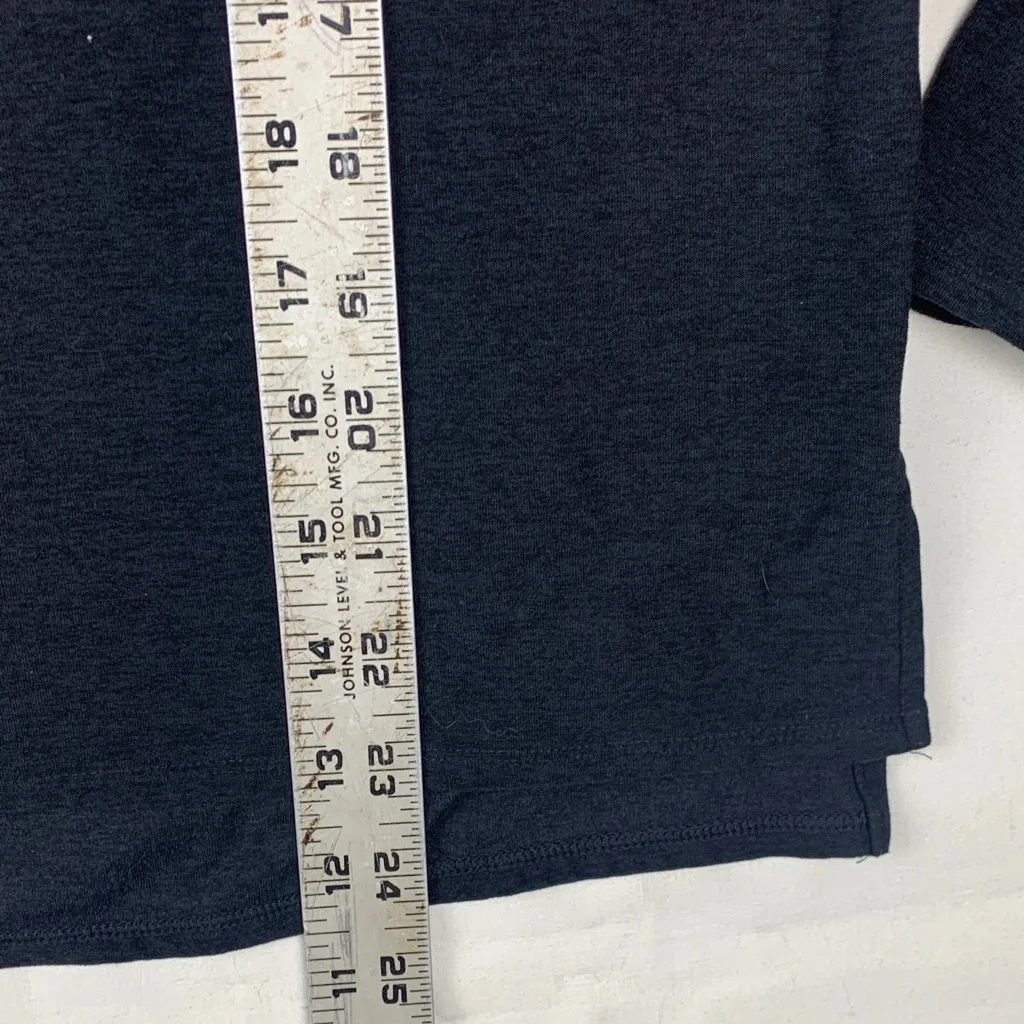 oiselle size 6 small black V-Neck T-Shirt Running inc lux long sleeve - Image 7