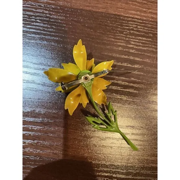 Vintage 1950s‎ Statement Brooch Lapel Pin 3D Yellow Flower Enamel Metal - Image 4