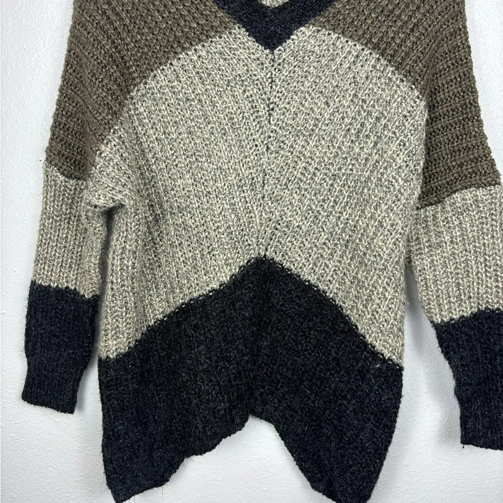 Anthropologie La Fee Verte Sweater XS/S Black Gray Colorblock V - Image 5
