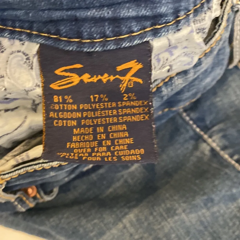 Seven7  Women’s Stretchy Cropped Medium Blue Wash Denim Jeans EUC Sz 14 Cotton - Image 7