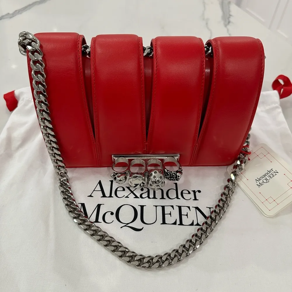 Alexander McQueen Slash Cutout Knuckle Calfskin
Shoulder Bag - Image 7