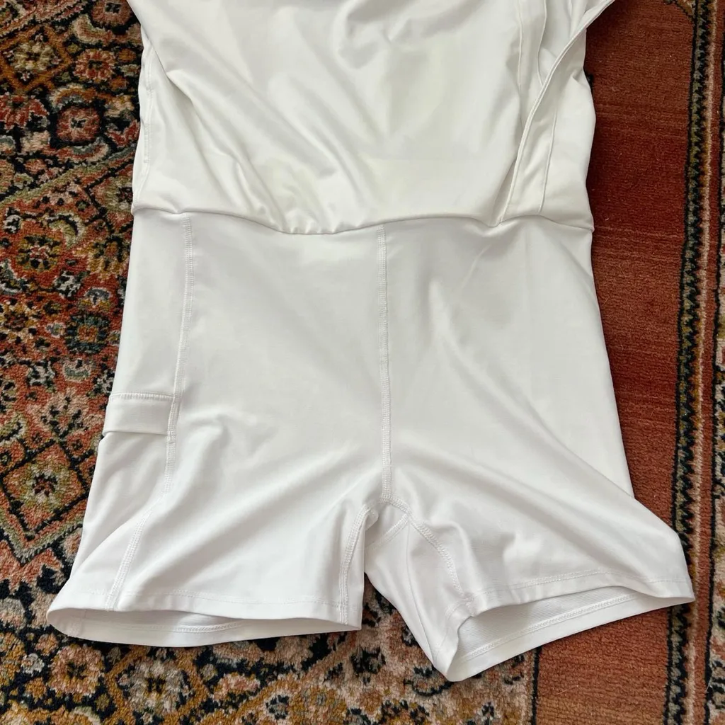 OUTDOOR VOICES | The Court Skort 4.5" – Size M - Image 4