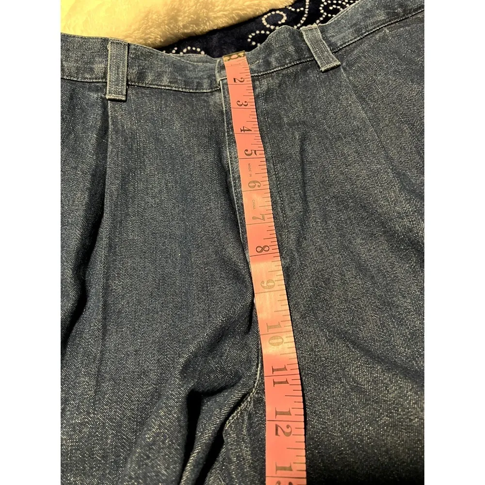 Lee women's size 22 cargo shorts mid-rise 5" mushroom color ultra soft waistband - Image 11