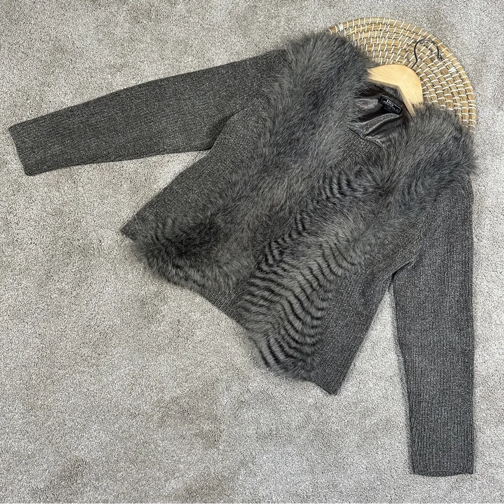 Lisa International Y2K 90s Faux Fur Collared Cardigan Sweater V - Image 3