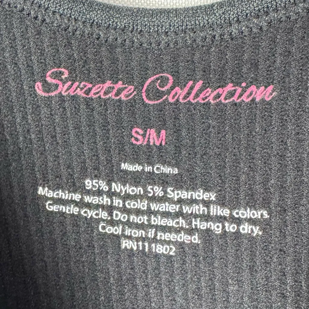 Suzette Collection Black Seamless Ribbed Cropped Tank Top S/M - Image 5