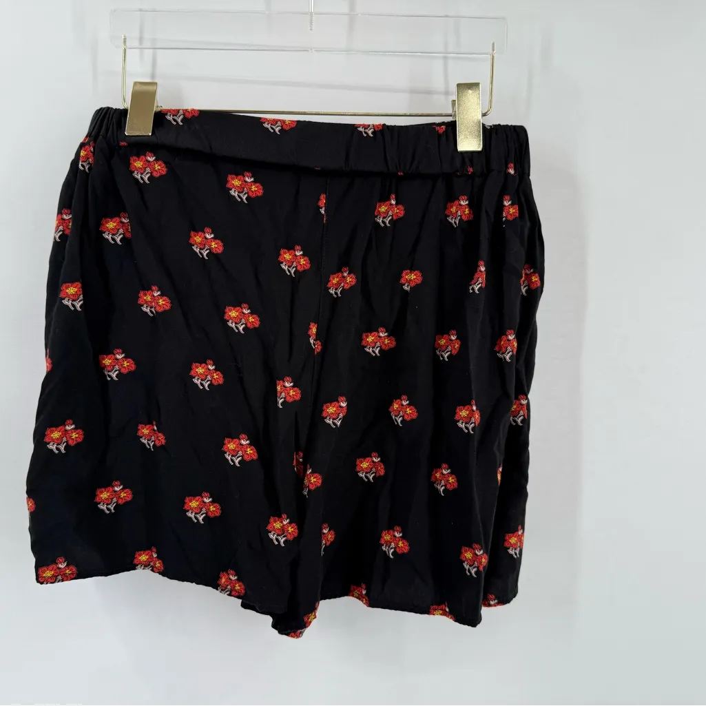 Anthropologie Maeve Black Floral Pleated‎ Shorts Lightweight Pull On small - Image 4