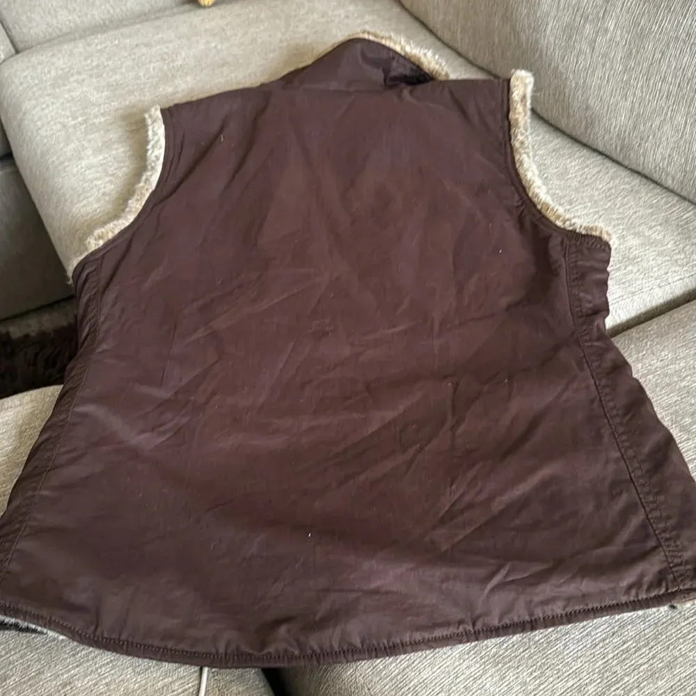 Gap Reversible Vest Super Soft Faux Fur Or Soft brown Full Zip vest  Size med - Image 4