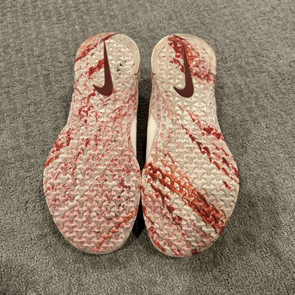 Metcon Flyknit 3 Echo Women’s Sneakers in Pink - Image 9